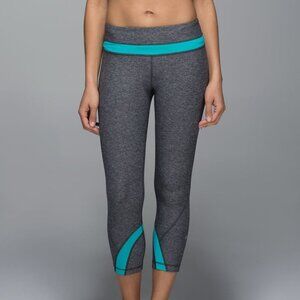 Lululemon Run Inspire Crop II Leggings Size 4 Heathered Black Blue Tropics